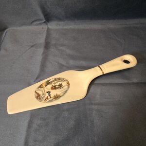 Currier and Ives Cake Server